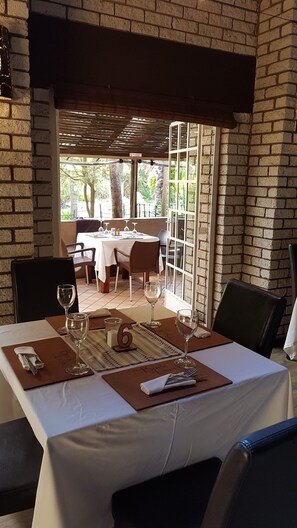 Breakfast, lunch and dinner served