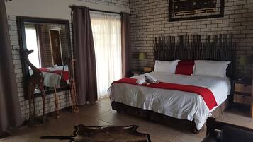 Big King Room | Schreibtisch, laptopgeeigneter Arbeitsplatz, kostenloses WLAN