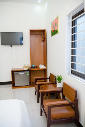 Family Triple Room, City View - Gold Stone Homestay Hoi An (Da Nang)