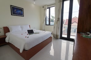 Deluxe Double Room, City View | Minibar, desk, soundproofing, free WiFi - Gold Stone Homestay Hoi An (Da Nang)