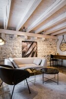 Quarto casal luxo | Roupas de cama antialérgicas, cofres nos quartos