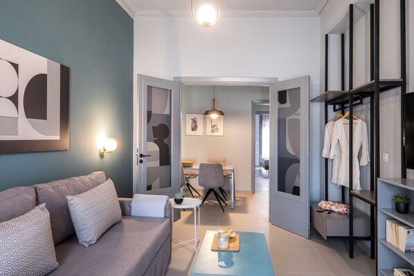 Comfort Apartment, 1 Bedroom, Non Smoking (apt.27-102) | 2 bedrooms, premium bedding, individually decorated