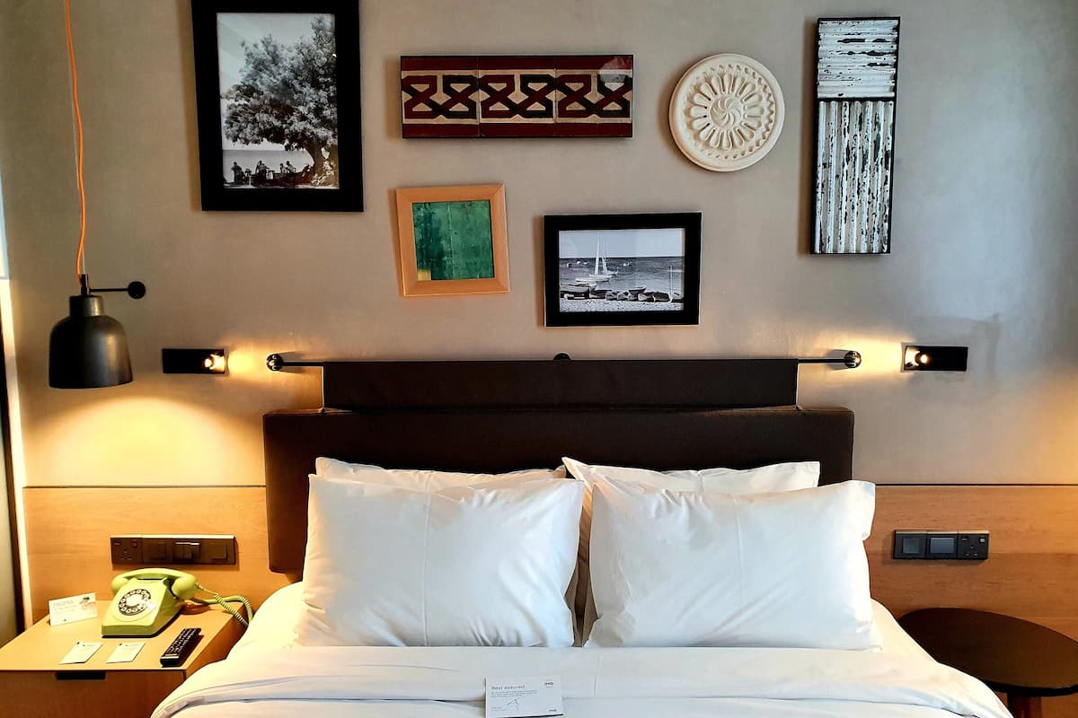 minibar, in-room safe, desk, blackout curtains