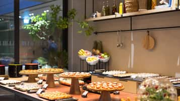 Petit déjeuner complet compris tous les jours