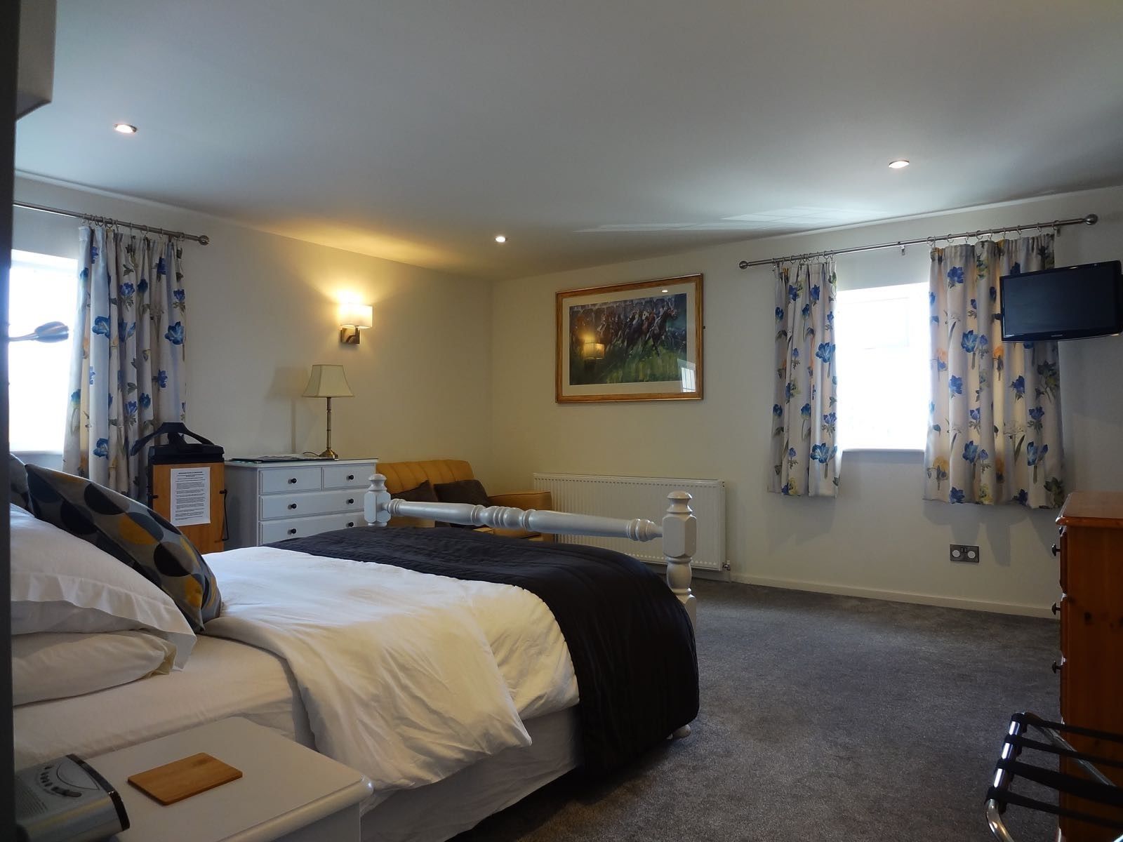 Soundproofing, rollaway beds, bed sheets