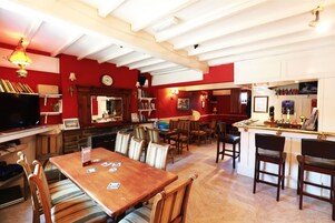 Bar (en la propiedad)