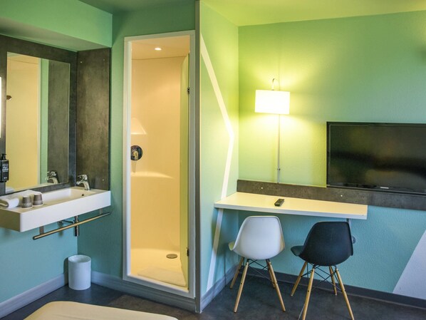 Kamar Triple, Beberapa Tempat Tidur | Seprai premium, meja kerja, kedap suara, dan tempat tidur bayi gratis