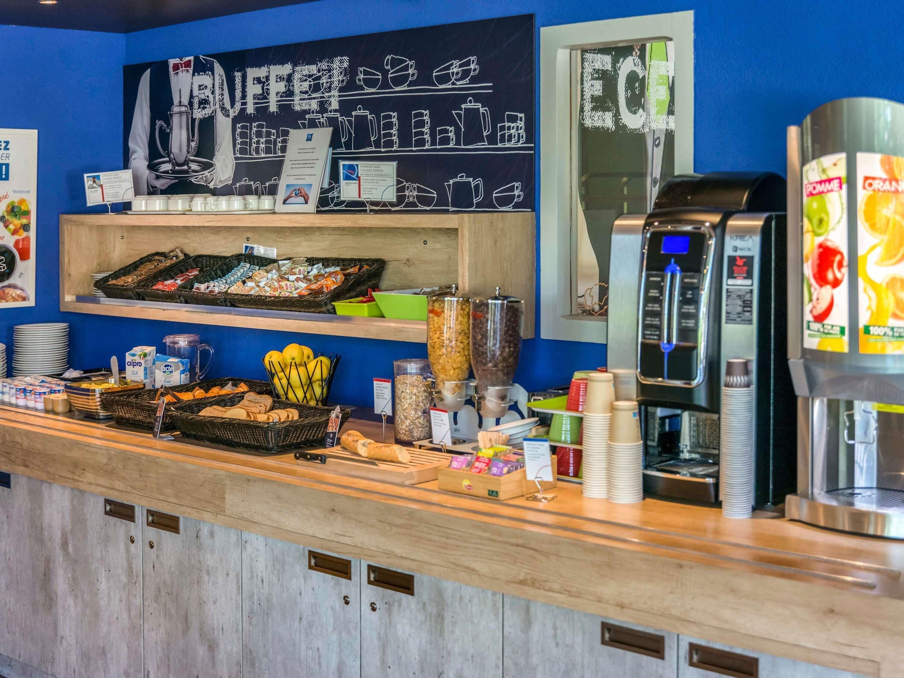 每日供應吃到飽早餐 (每人 EUR9.90)