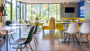 Frokostbuffé hver dag (EUR 9.90 per person)