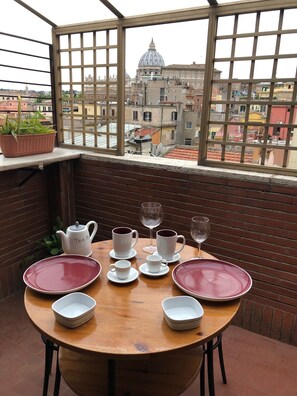 Free daily local cuisine breakfast - Art Atelier Vaticano (Rome)