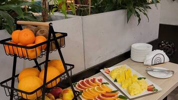 Free daily buffet breakfast