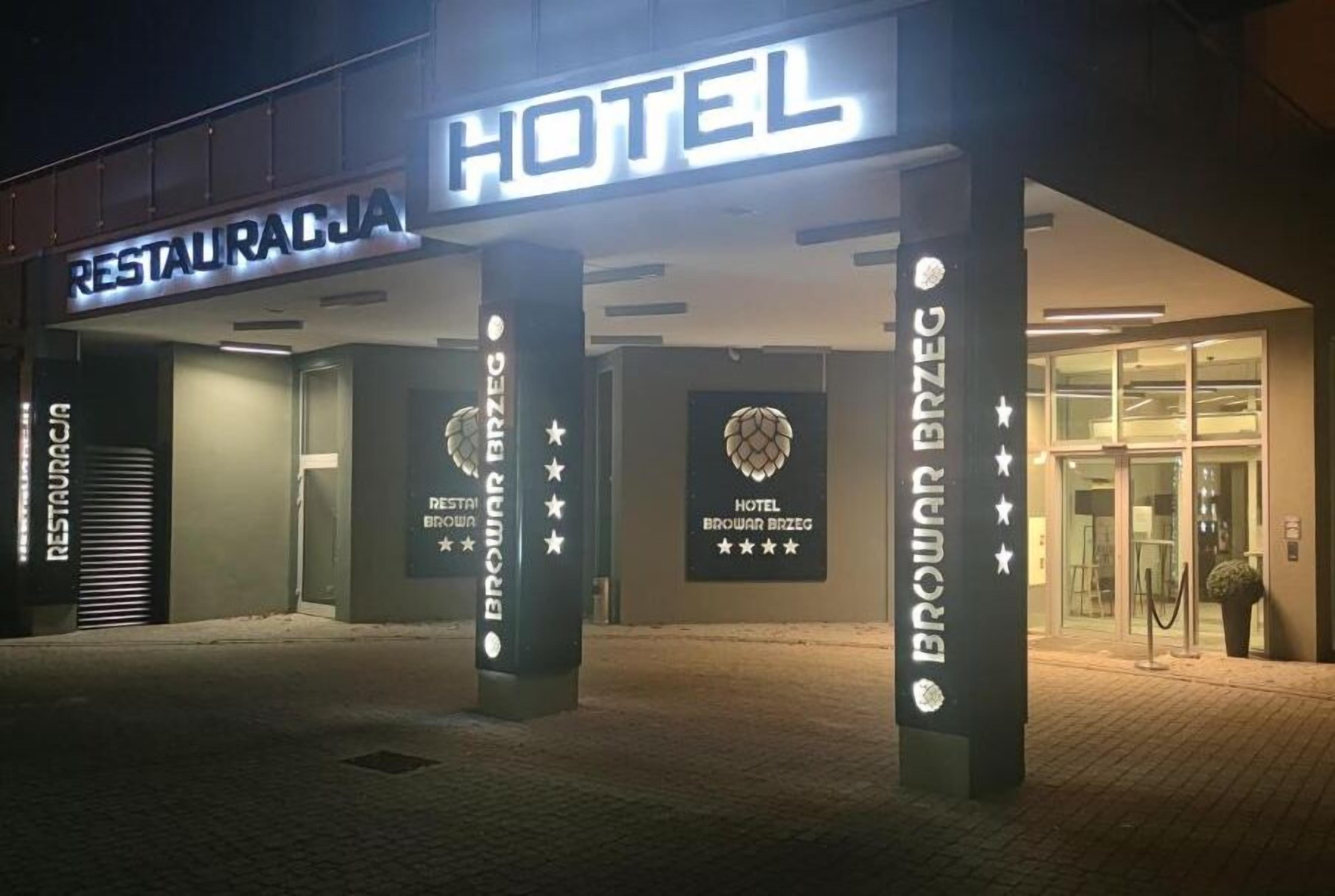 Fassade der Unterkunft – Abend/Nacht