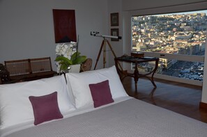 1 bedroom, minibar, in-room safe, iron/ironing board - Suite 52 (Naples)