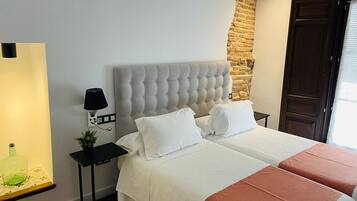 Twin kamer (Nieves) | Een minibar, geluiddichte muren, babybedden (toeslag)