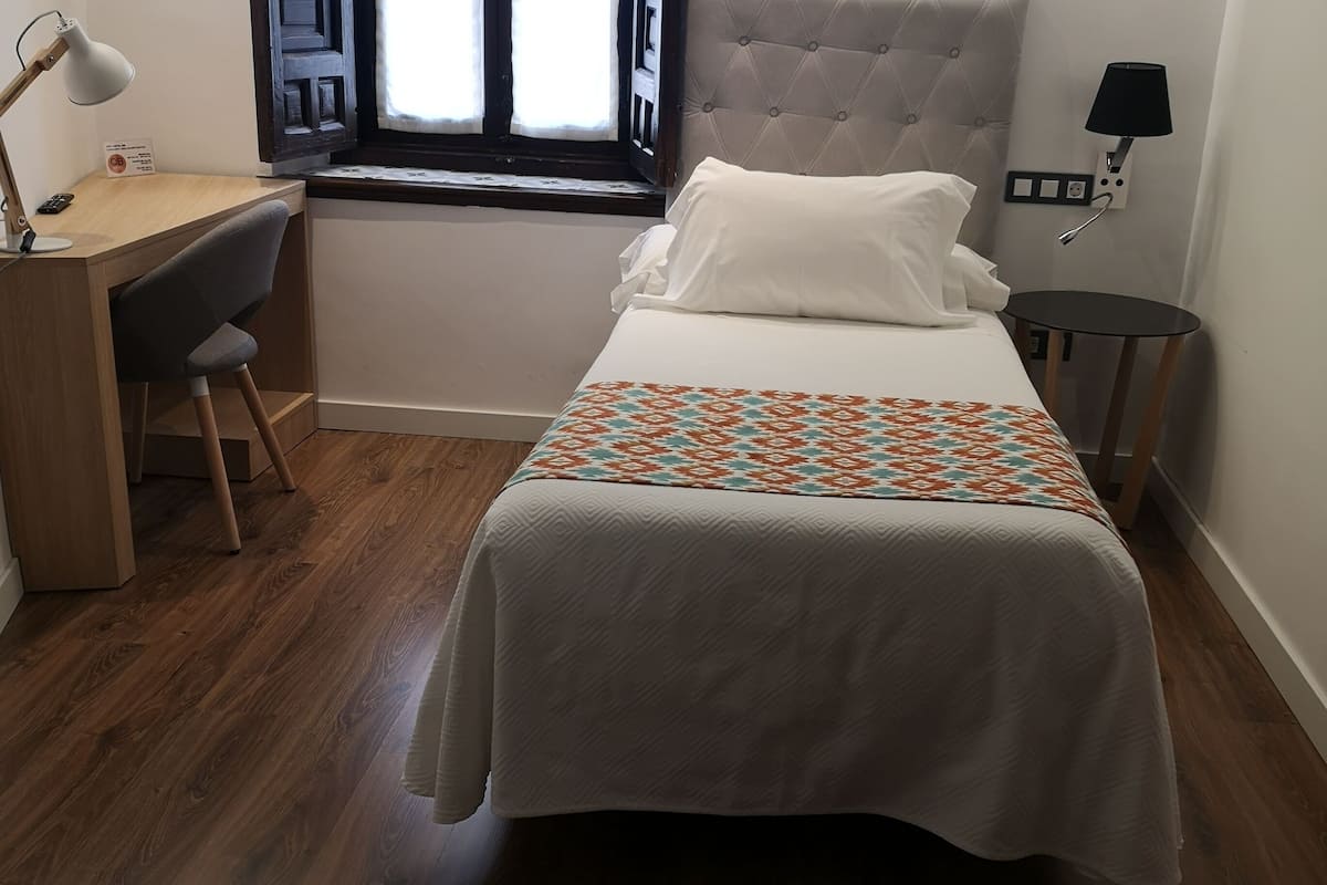 single room | 1 bedroom, minibar, soundproofing, cots/infant beds