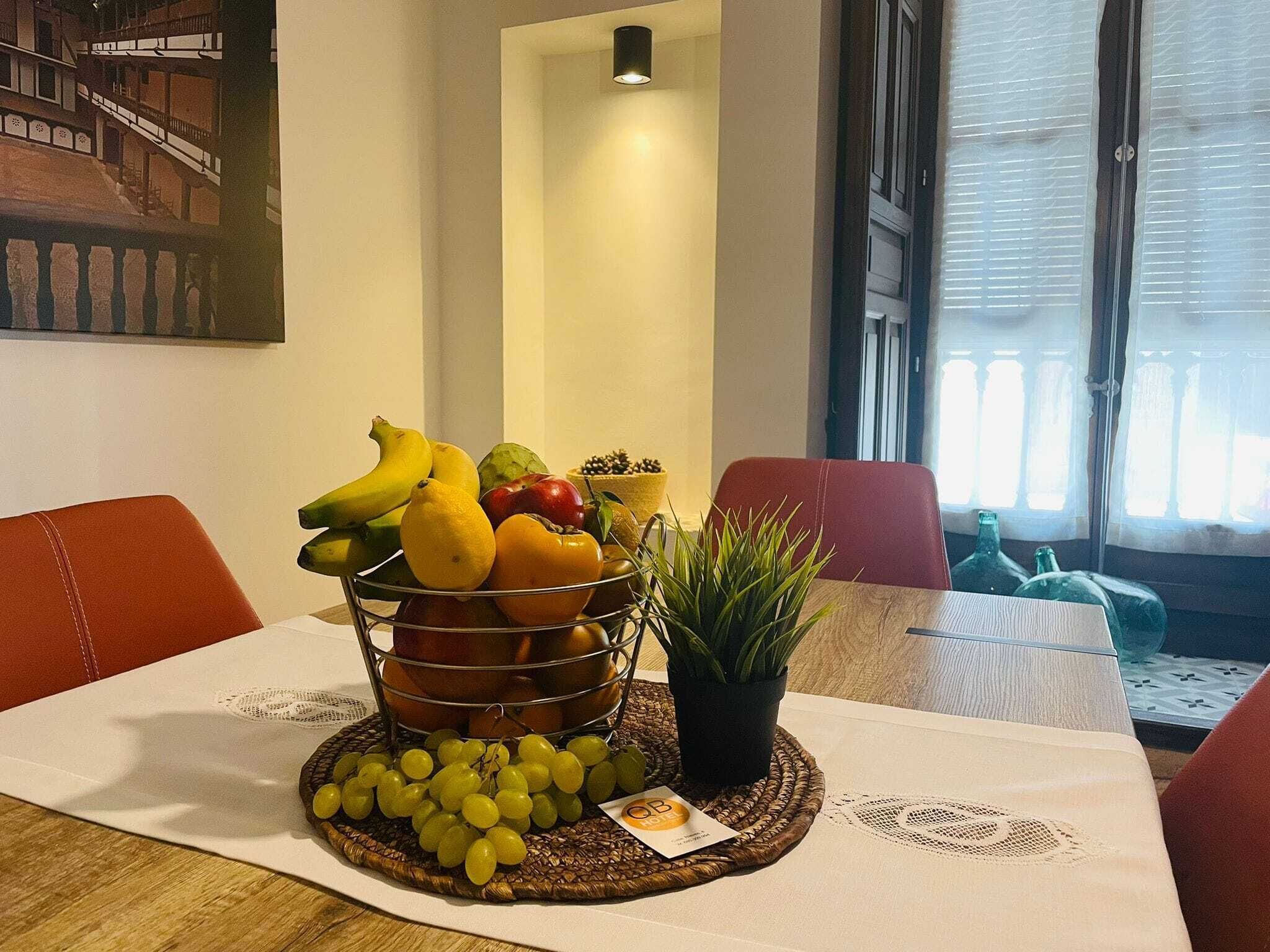 aparta-suite el arco | living room | smart tv