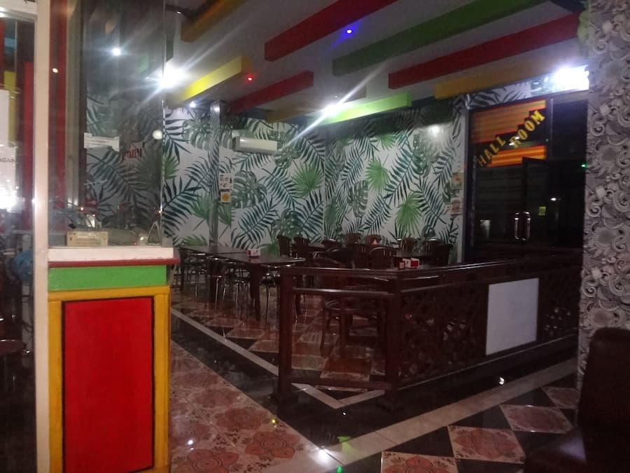 Se sirven desayunos, comidas y cenas