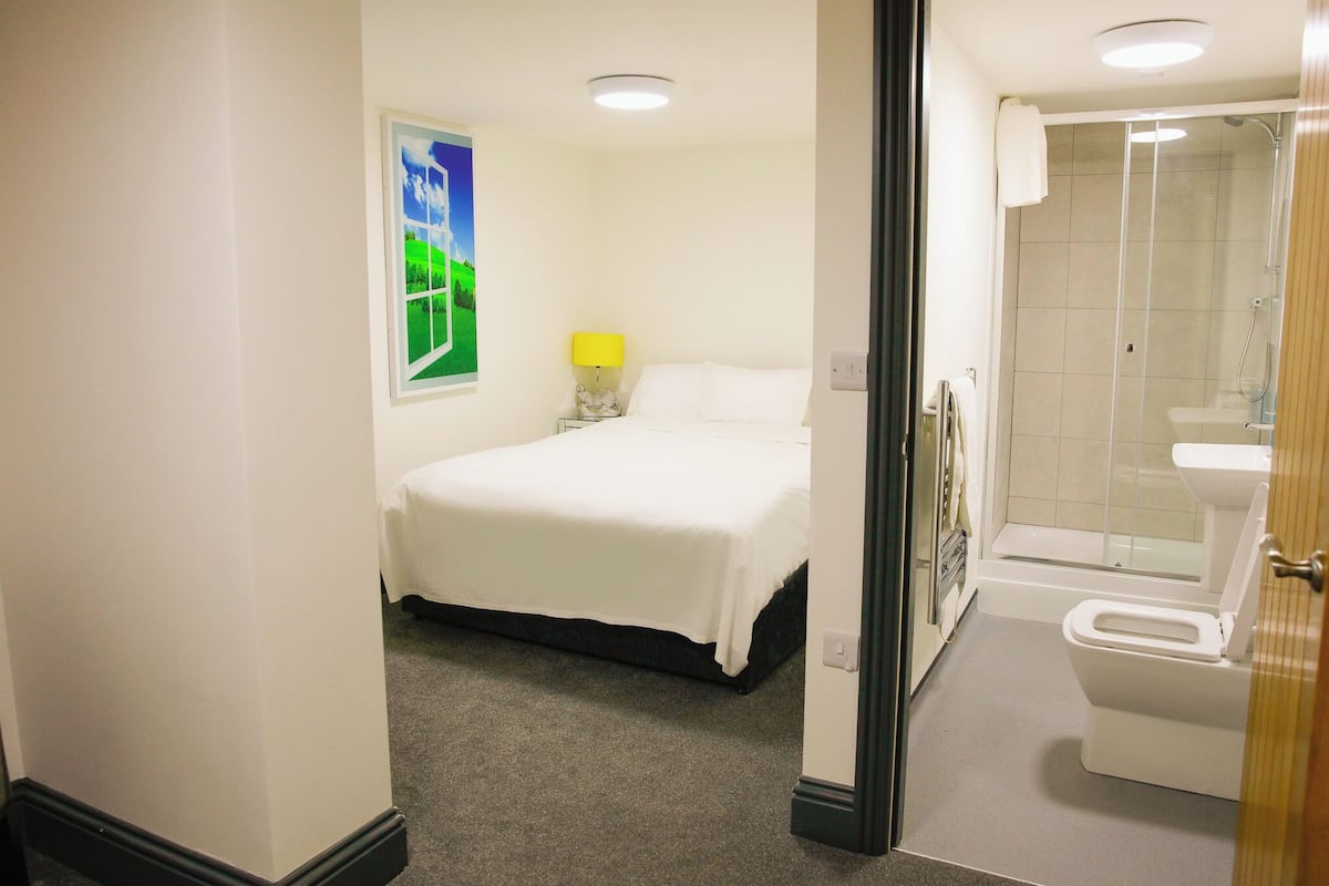 Triple Room | Schreibtisch, laptopgeeigneter Arbeitsplatz, schallisolierte Zimmer