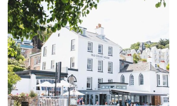 Exterior - The Old Courthouse Inn (St. Brelade)
