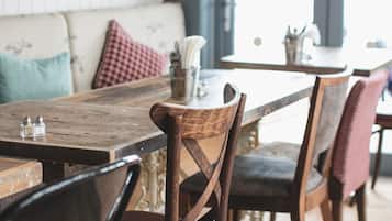 Daily English breakfast (GBP 15 per person)