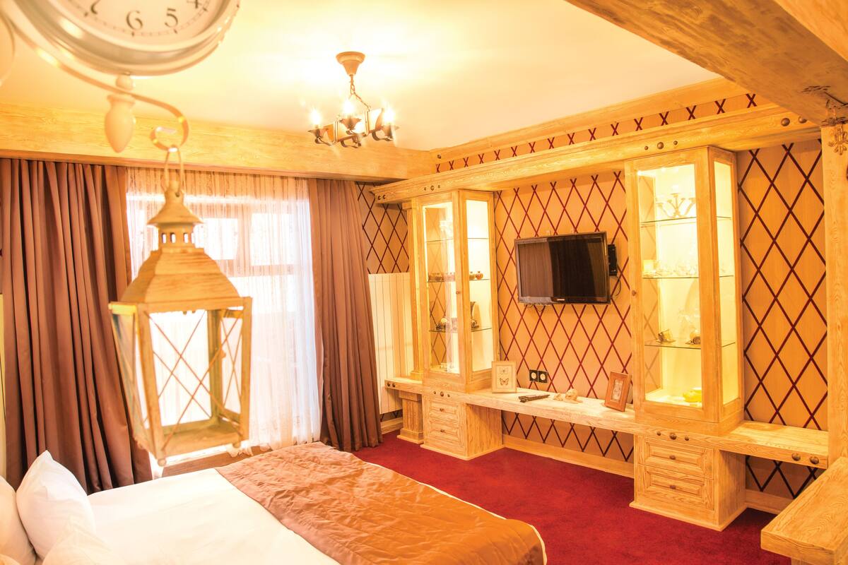 Comfort Double Room | Iron/ironing board, rollaway beds, free WiFi