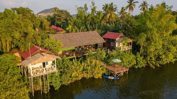 Panoramic-Vierbettzimmer, 1 Schlafzimmer | Blick auf das Wasser