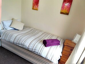 Single Room with Garden View | Free WiFi