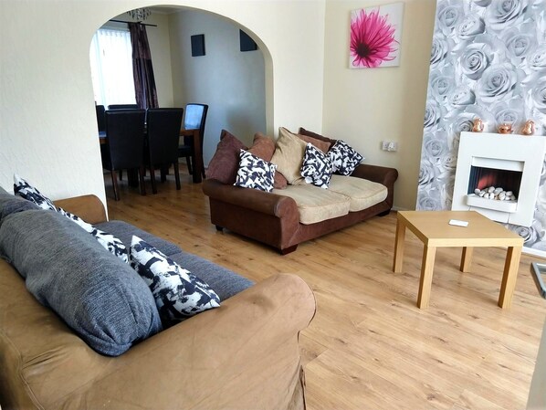 Flat-screen TV - Rowe Gardens (Workington)