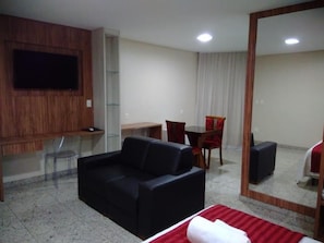 32-inch Smart TV with cable channels, TV