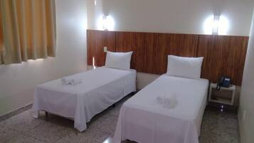 Roupas de cama antialérgicas, frigobar, individualmente mobiliados