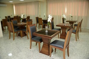 Restaurant - Topazio Imperial Hotel (Itauna)