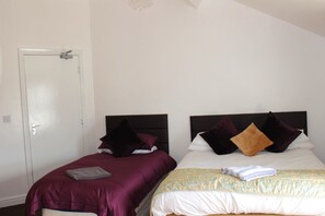 Deluxe Double Room with Extra Bed | 1 bedroom, free WiFi - Park Lane Heights (Workington)