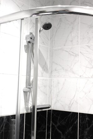 Bathroom shower - Park Lane Heights (Workington)