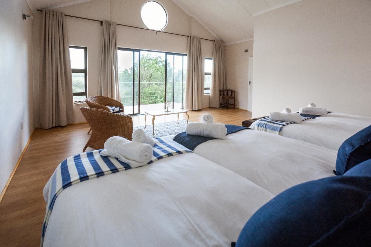 Room, Shared Bathroom (3) | Premium bedding, in-room safe, bed sheets