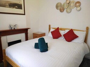 Holiday Home | Free WiFi