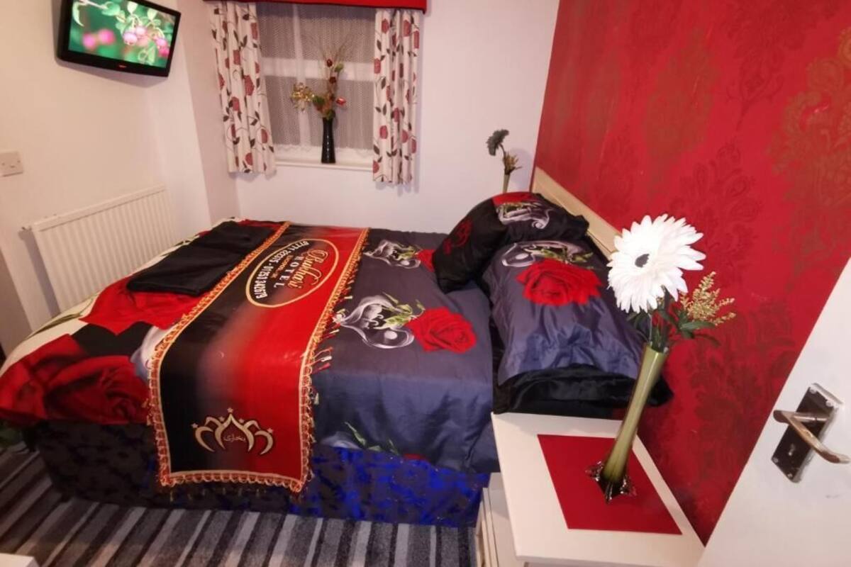 RM16 Double Room | Iron/ironing board, wheelchair access