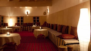 Restaurant - Kasbah Agoulzi (Ait Ouassif)