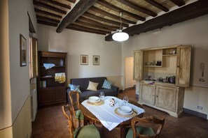 Comfort Apartment | In-room dining