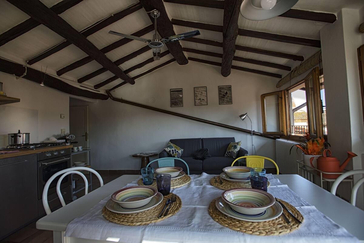Panoramic Apartment | In-room dining