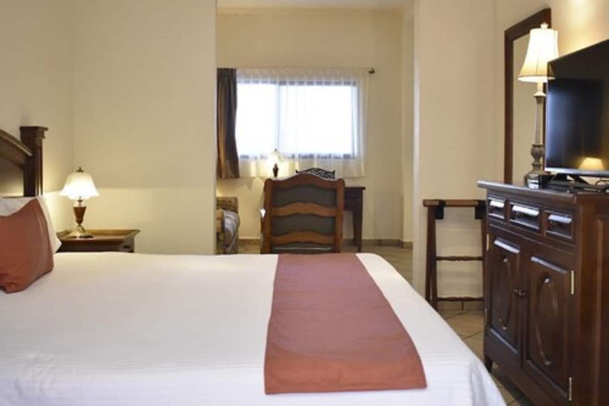 Junior suite | 1 slaapkamer, een strijkplank/strijkijzer, gratis wifi, beddengoed