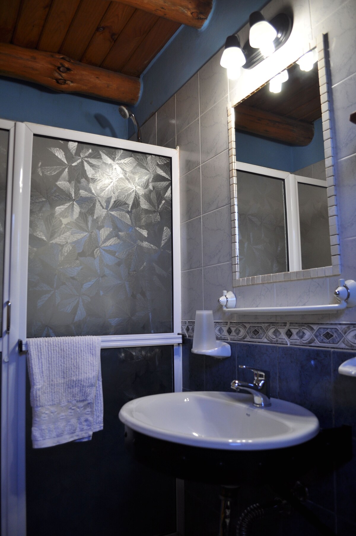 Cabaña tradicional | Baño | Toallas