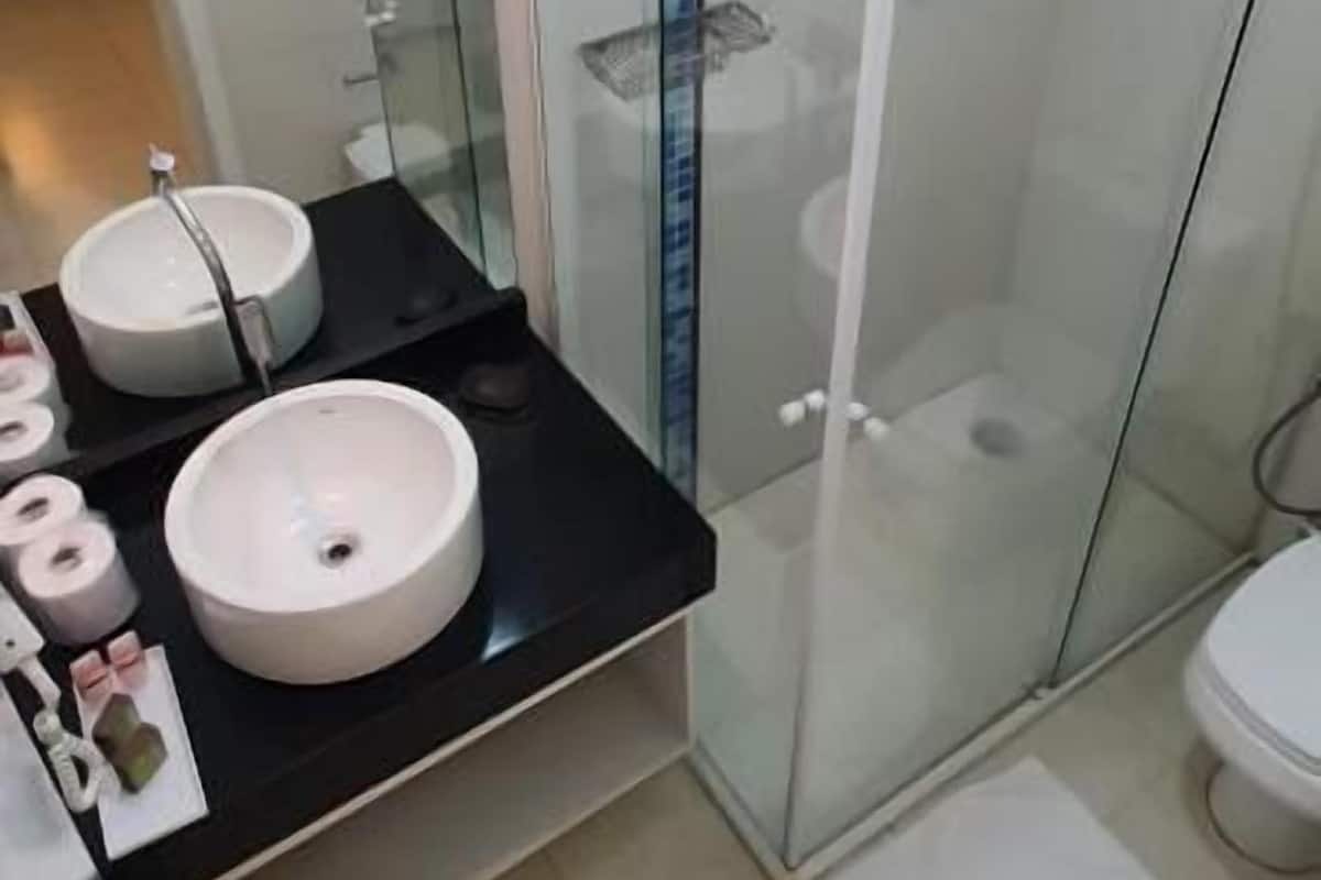 basic double or twin room | 1 bedroom, minibar, in-room safe, desk