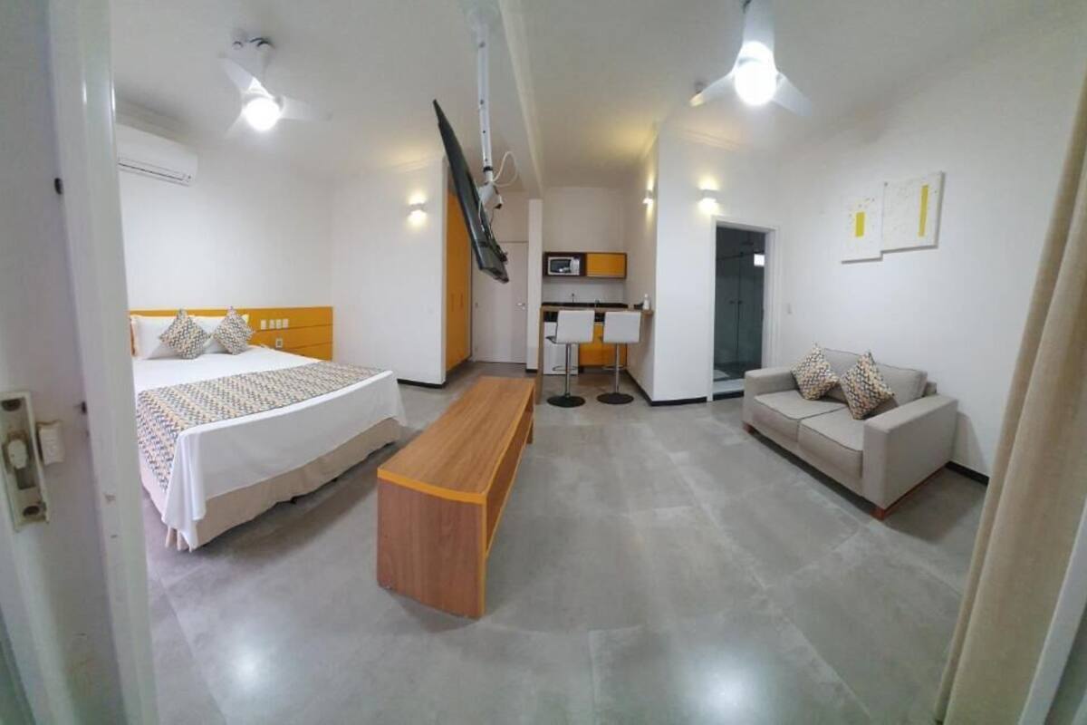 deluxe studio suite | 1 bedroom, minibar, in-room safe, desk