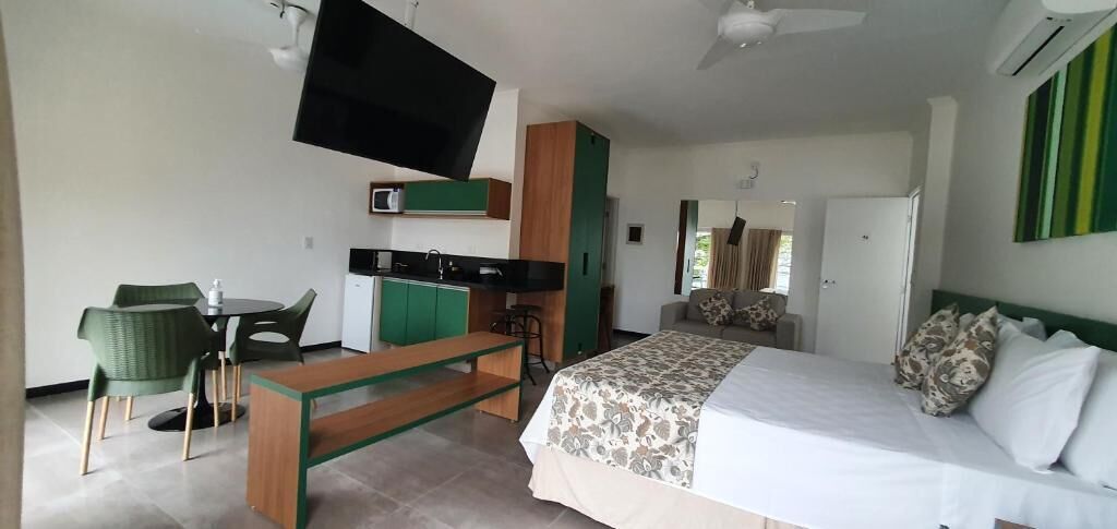deluxe studio suite | 1 bedroom, minibar, in-room safe, desk