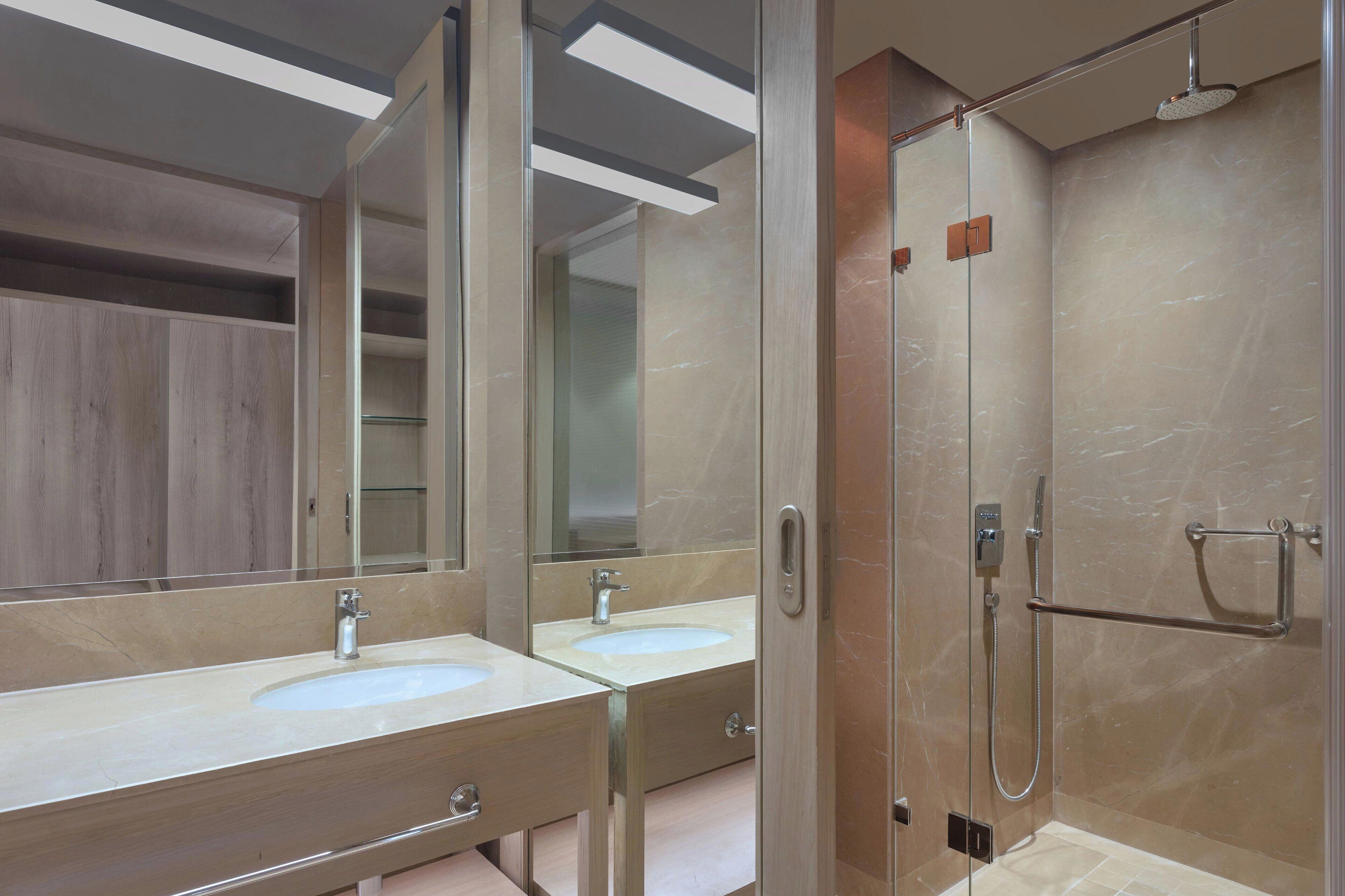 shower, rainfall showerhead, free toiletries, hair dryer