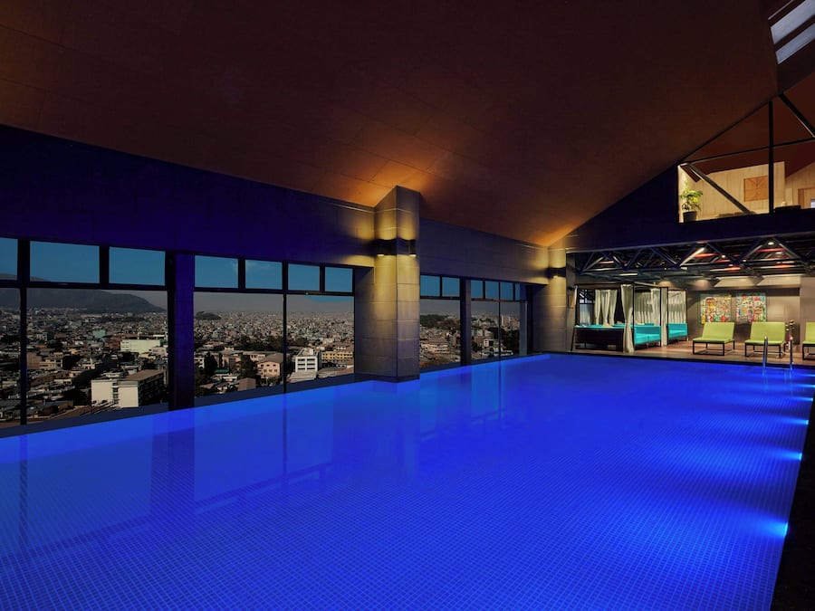 Hồ bơi trong nhà