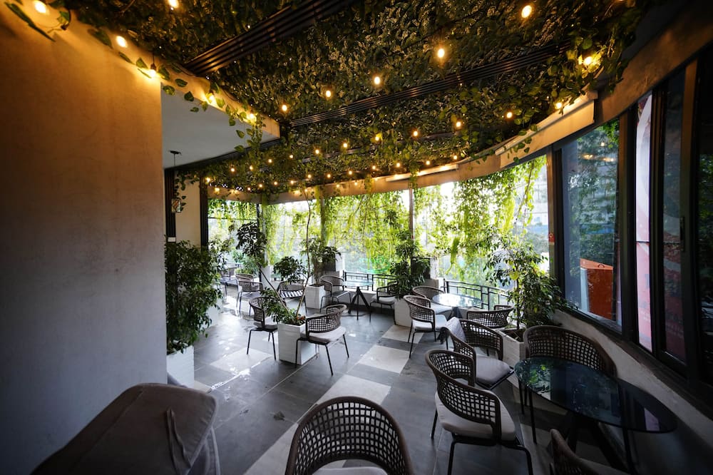 Mado Hotel