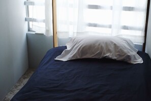 Standard-Zweibettzimmer (with 1 Bunk bed) | Kostenloses WLAN, Bettwäsche