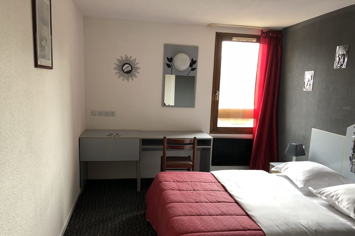 Double Room | Individually decorated, individually furnished, desk, free WiFi