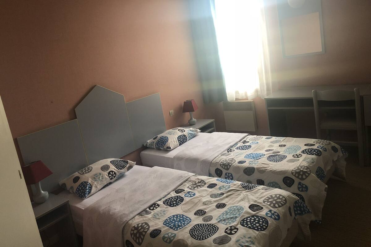 Chambre avec lits jumeaux